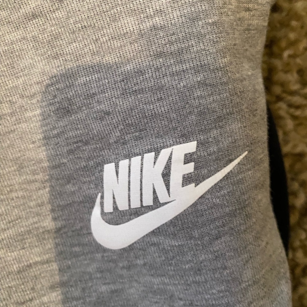 Nike Tech Pant Mens Medium, worn only a few times. Like brand new.